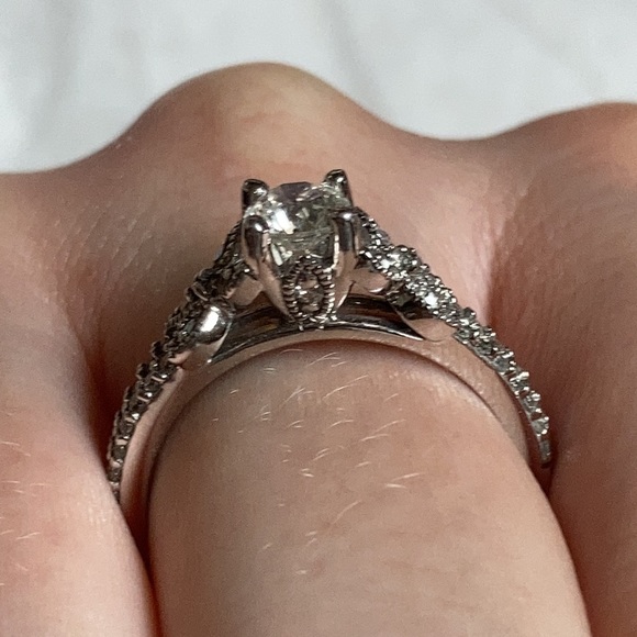 Vera Wang WG 14KT Natural Diamond Ring 3/4 CTTW - Picture 6 of 9